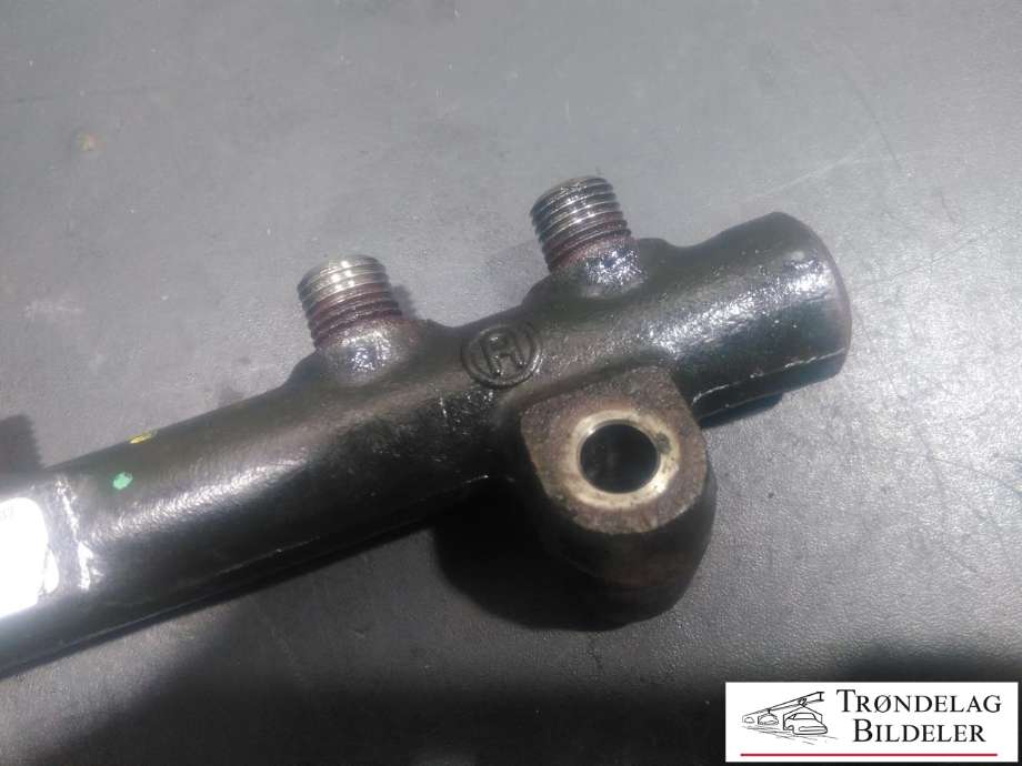 Dyseskinne (fuelrail) til Volvo V70 2007-2013 (Type III, Fase 1) (9685297580|31422168|31422169)