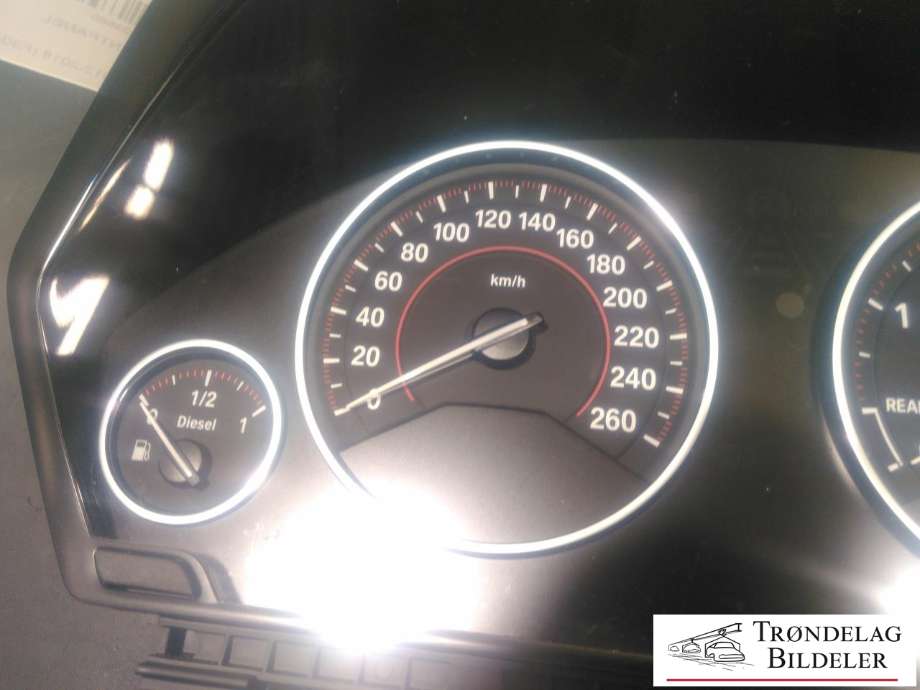 Instrumentpanel til BMW 3-Serie 2012-2018 (F30/F31/F34) (F30/F31/F34) (9 232 895|30021096|9325221-01)