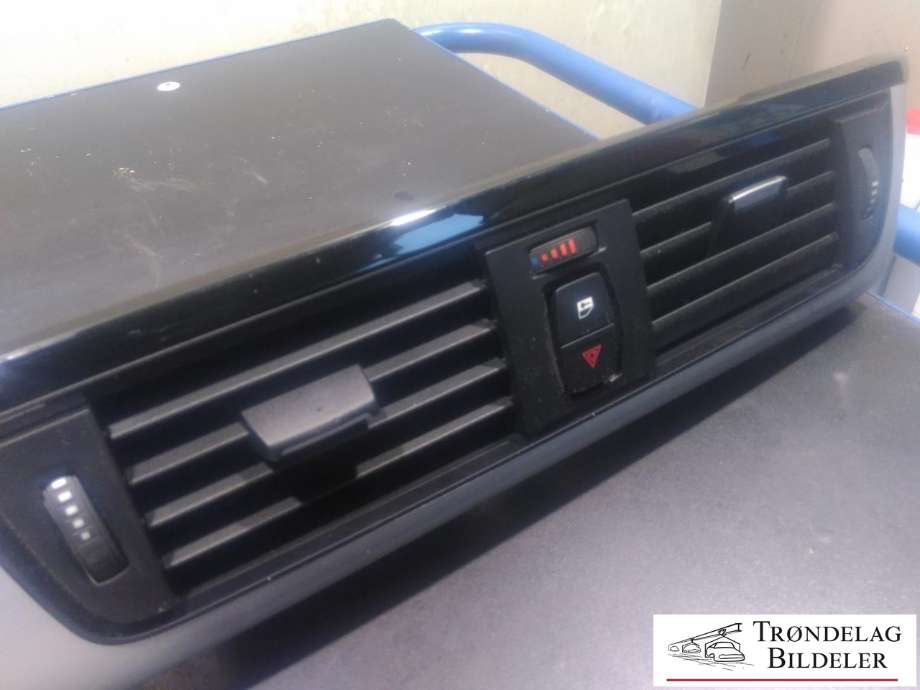 Dashbord friskluftdyse til BMW 3-Serie 2012-2018 (F30/F31/F34) (F30/F31/F34) (9218552-15|508835|)