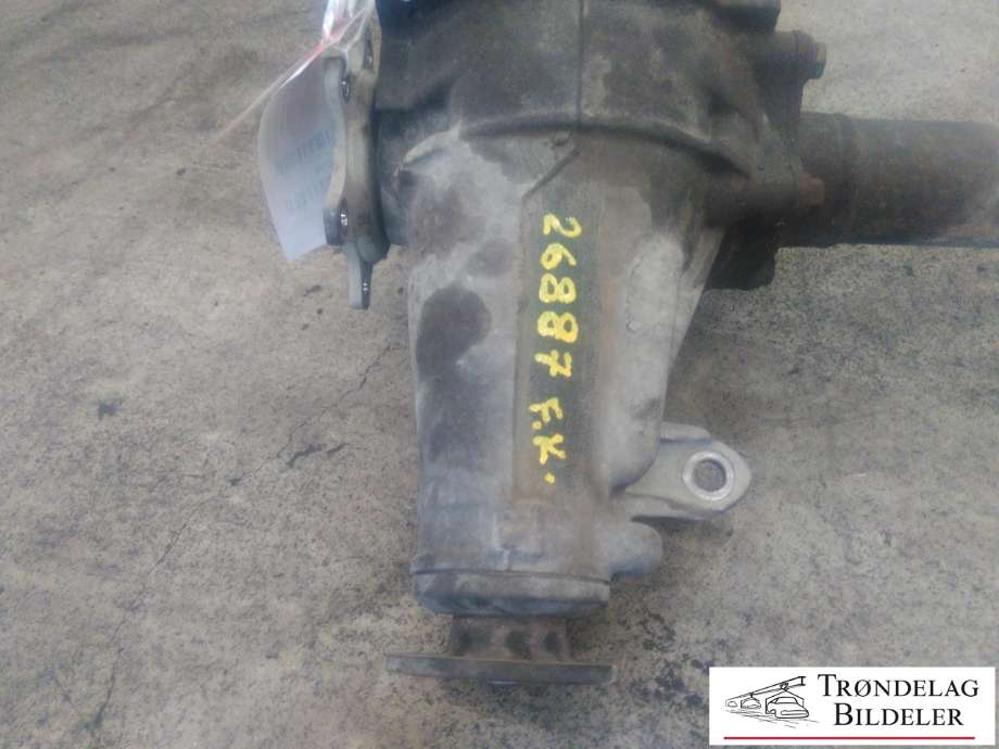Kardang klokke foran til Toyota Hiace 2001-2006 (Fase 2)  (41110-26570|)