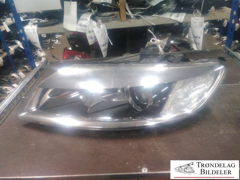 Frontlykt venstre xenon til Audi Q7, 2006-2010 (Type I, Fase 1)  