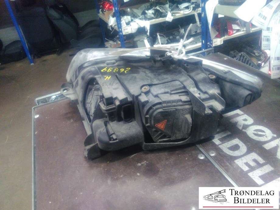 Frontlykt høyre xenon til Audi Q7 2006-2010 (Type I, Fase 1) (4L0 941 030 B|)