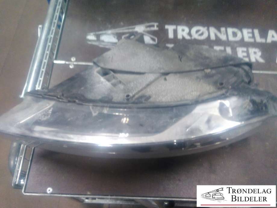 Frontlykt høyre xenon til Audi Q7 2006-2010 (Type I, Fase 1) (4L0 941 030 B|)