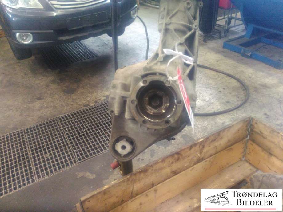 Kardang klokke foran til Audi Q7 2006-2010 (Type I, Fase 1)  