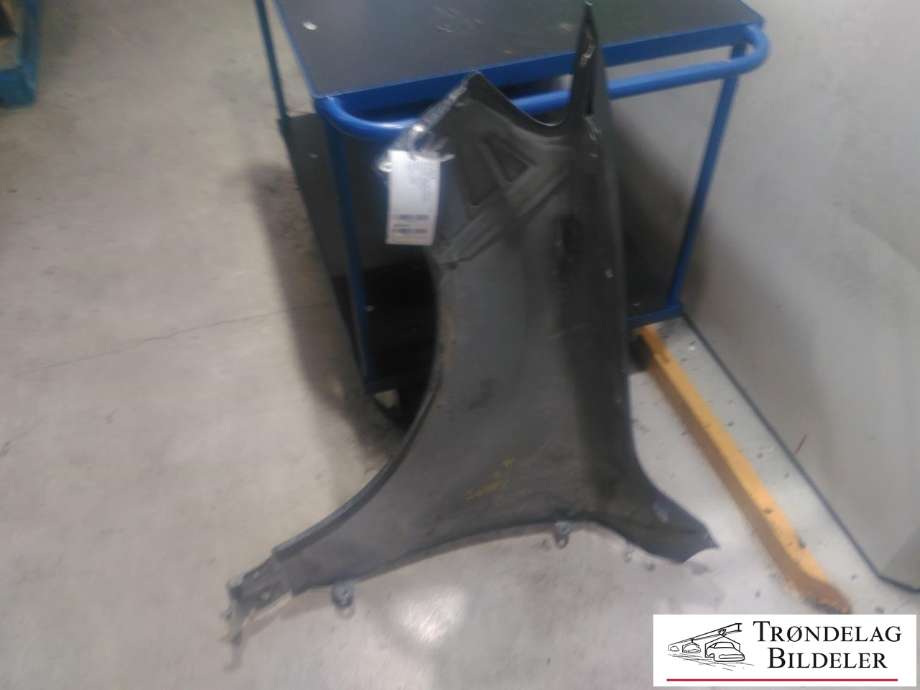Skjerm høyre foran til Audi Q7 2006-2010 (Type I, Fase 1)  (4L0 821 102|)