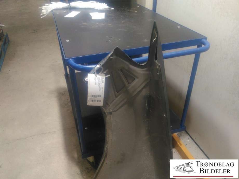 Skjerm høyre foran til Audi Q7 2006-2010 (Type I, Fase 1)  (4L0 821 102|)