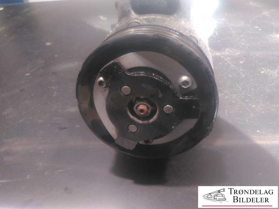Aircondition kompressor til Škoda Yeti 2014-2017 (Fase 2)  (SANDEN|5Q0820803F|5Q0820803K|890632|5Q0820803D|5Q0820803J|5Q0820803G|1K0820803A|1K0820803B|1K0820803H|1K0820803K|1K0820803L|1K0820803M|5Q0820803M|1K0820803G|1K0820803J|1K0820803N|1K0820803P|1K0820803Q|1K0820803S|5K0820803|5K0820803A|5K0820803B|5K0820803C|5K0820803D|5K0820803E|5K0820803F|5K0820803G|5K0820803H|5K0820803J|5K0820803K|5N0820803|5N0820803A/B|5N0820803C|5N0820803D|5N0820803H)