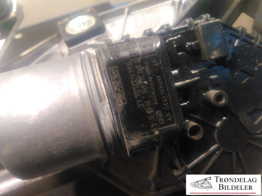 Viskermotor frontrute komplett m/overføring til Ford Kuga 2008-2012 (Type I)  (BOSCH|0 390 241 696|8V41-17508-AA|)