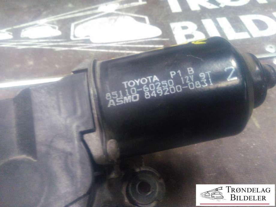 Viskermotor frontrute til Toyota Land Cruiser 90 1996-2002  (TOYOTA|85110-60250|849200-0831|)