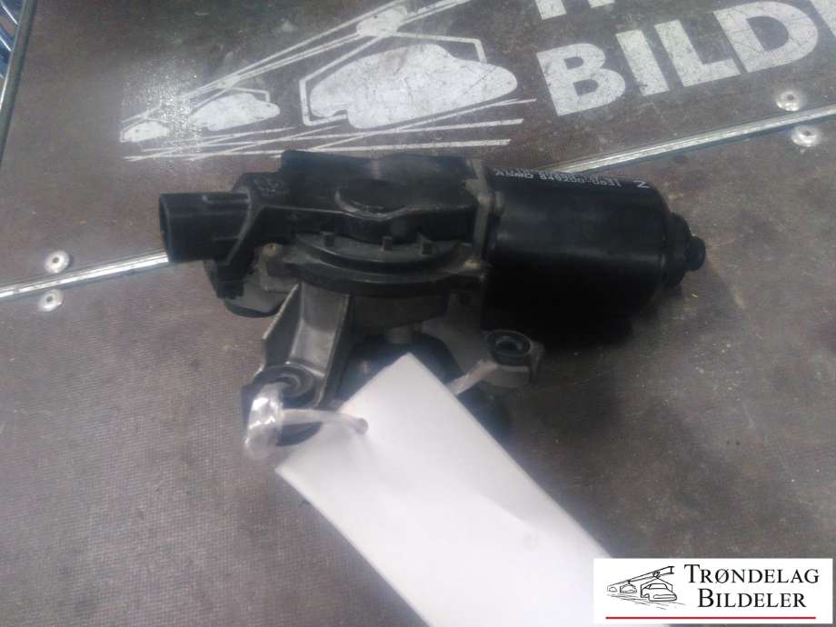 Viskermotor frontrute til Toyota Land Cruiser 90 1996-2002  (TOYOTA|85110-60250|849200-0831|)