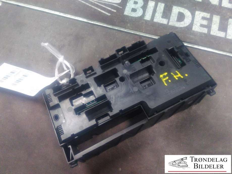 Sikringsboks kupe til BMW 5-Serie 2010-2017 (F10/F11) (F10/F11) (3-1703344-2|020911 02411342|9252815-01)