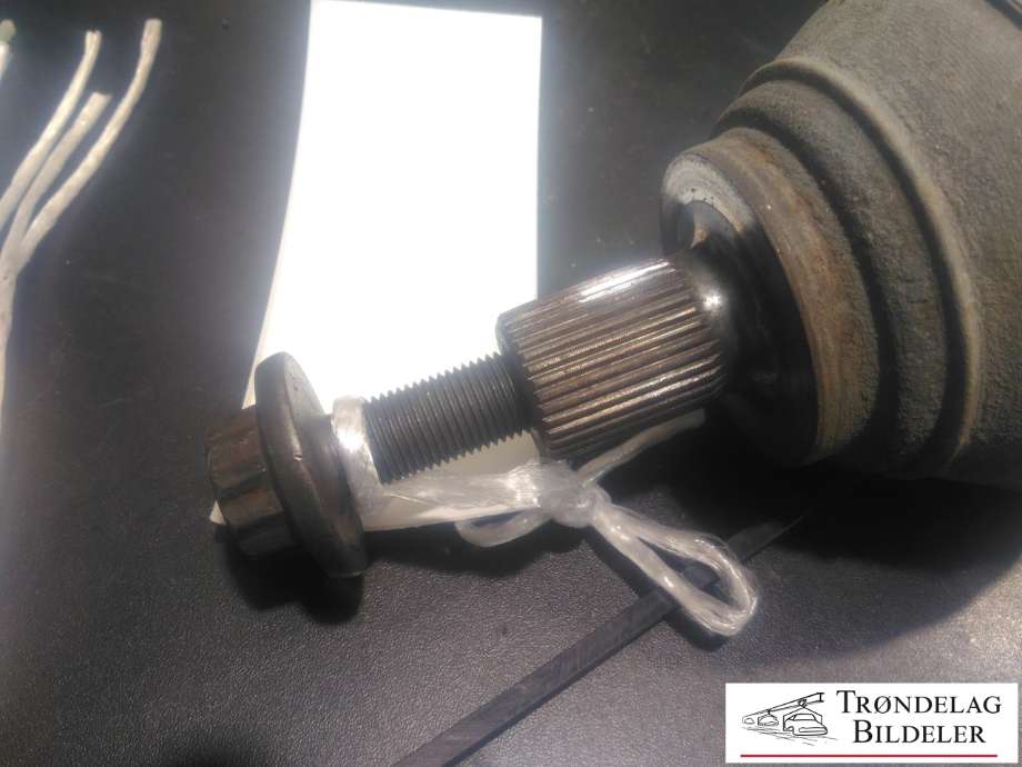 Drivaksel høyre foran, diesel/automat til VW Touran 2010-2015 (Type I, Fase 3) (1K0 407 272 SP|)