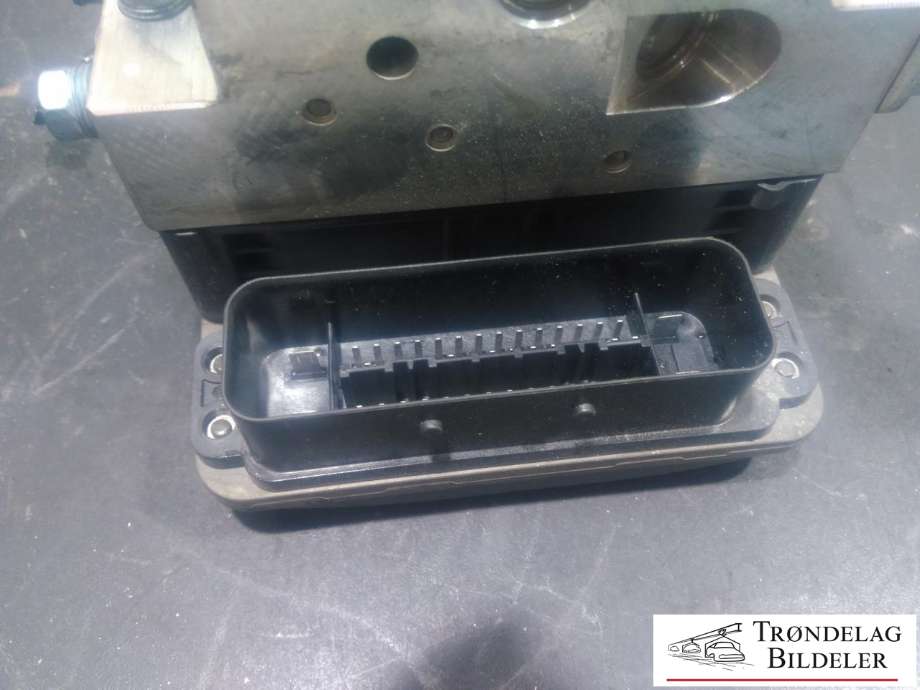 ABS sentral til BMW 5-Serie 2010-2017 (F10/F11) (F10/F11) (3451 6799248-01|ECU 3452 6799250-01|)