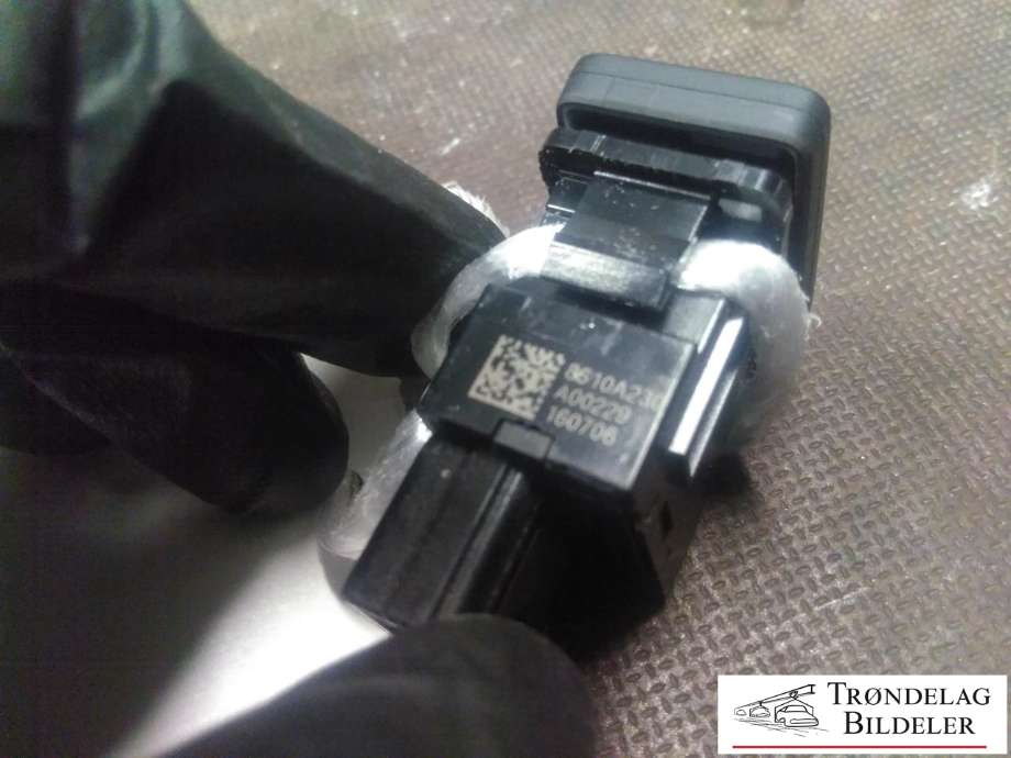 Bryter diverse til Mitsubishi Outlander 2015-->> (Type III, Fase 2) (8610A230|299165646|)