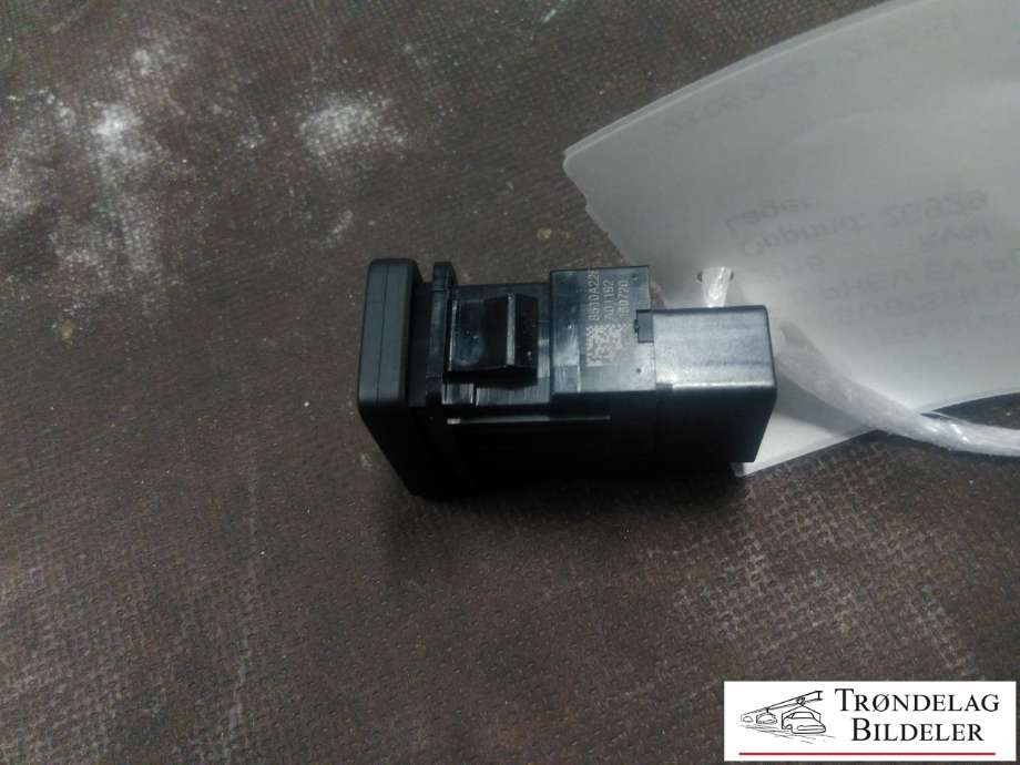Bryter diverse til Mitsubishi Outlander 2015-->> (Type III, Fase 2)  (8610A228|299165643|)