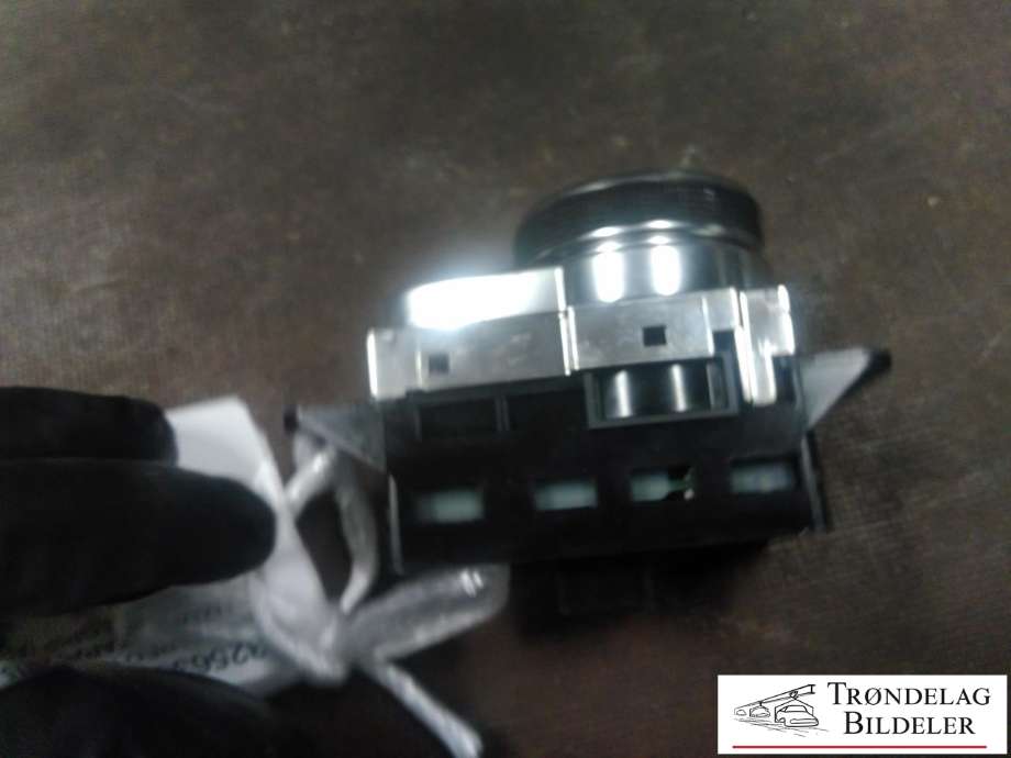 Bryter diverse til Suzuki Vitara 2015-->> (Type IV)  (3779061M00|)