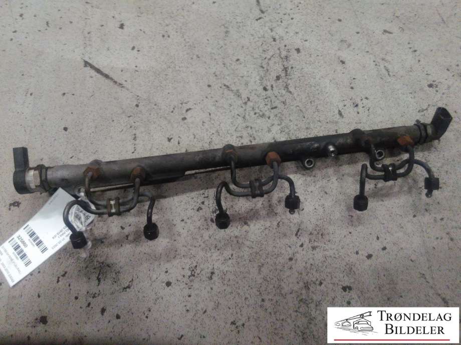 Dyseskinne (fuelrail) til BMW 5-Serie 2003-2010 (E60/E61) (E60/E61) (13 53 7 805 728|)