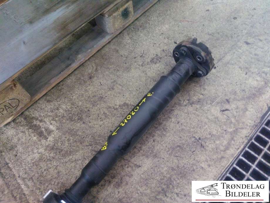 Mellomaksel til BMW 5-Serie 2010-2017 (F10/F11) (F10/F11) (26 10 7 614 503|)