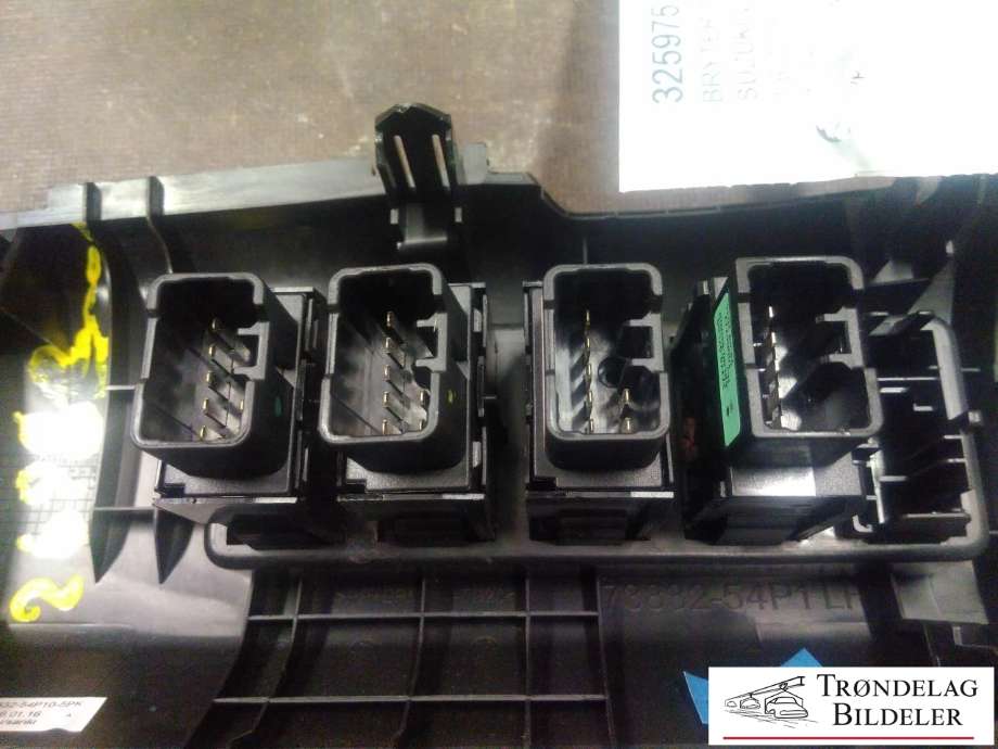 Bryter diverse til Suzuki Vitara 2015-->> (Type IV)  (73832-54P10-5PK|)