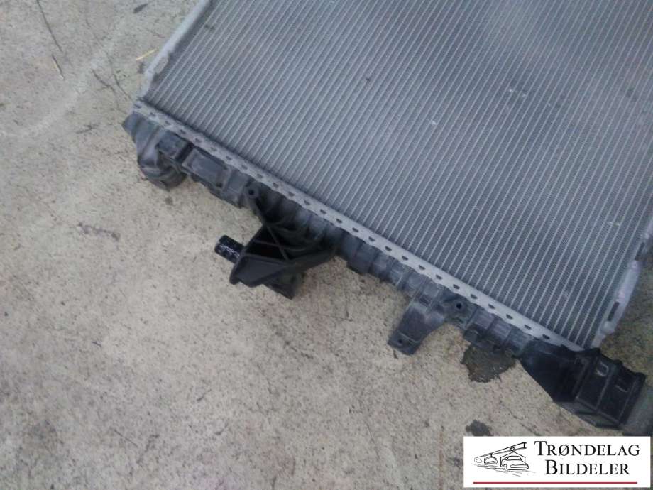 Radiator (manuell gir) til VW Transporter / Caravelle 2009-2015 (Fase 2) (T5) (T5) 