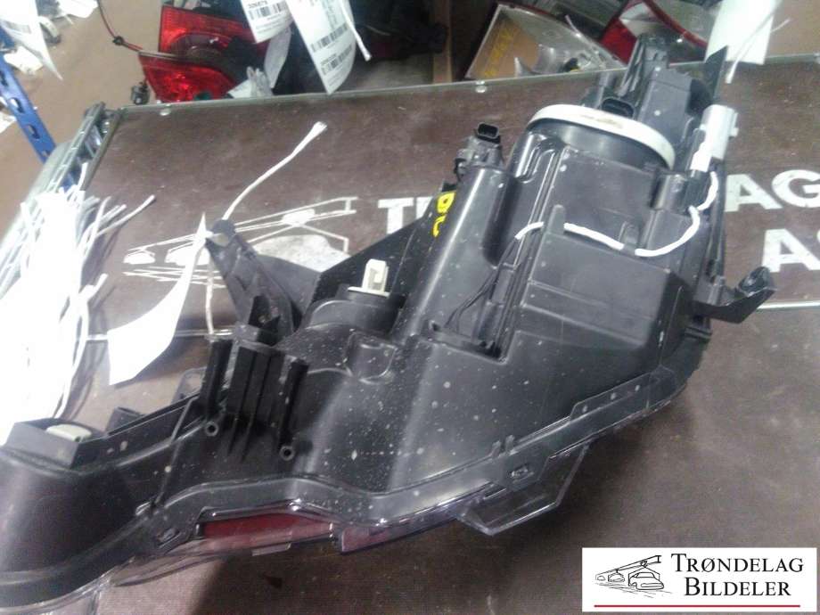 Frontlykt høyre halogen til Mopedbil Ligier JS50 2015-2024 (Type I) (90144086|11274 11275|)