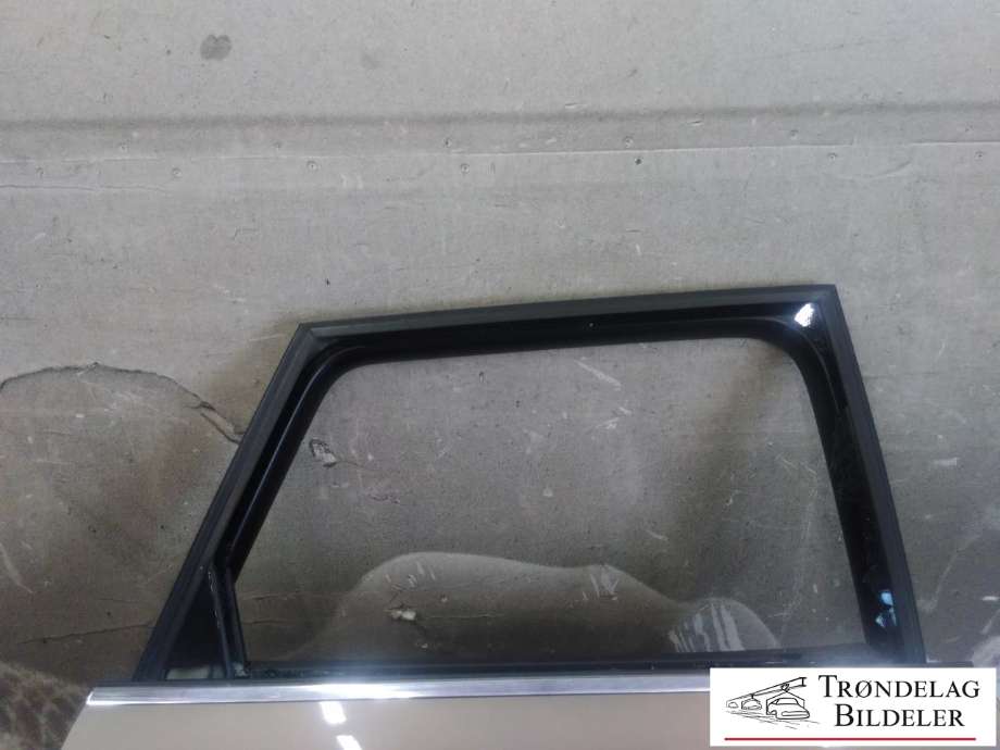 Dør høyre bak til Audi A6 2008-2011 (Type III, Fase 2) (C6) (C6) (4F0 833 052 G|)