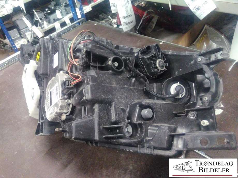Frontlykt høyre full-LED til Nissan Leaf 2011-2017 (Type I) (26010-3NL5A|)