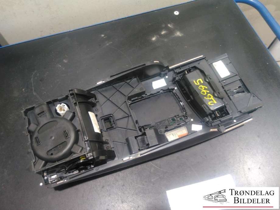 Innredning, Konsoll til Audi A6 2008-2011 (Type III, Fase 2) (C6) (C6) (4F1 862 533 C|4F1 864 261 F|4F1 857 951 C)