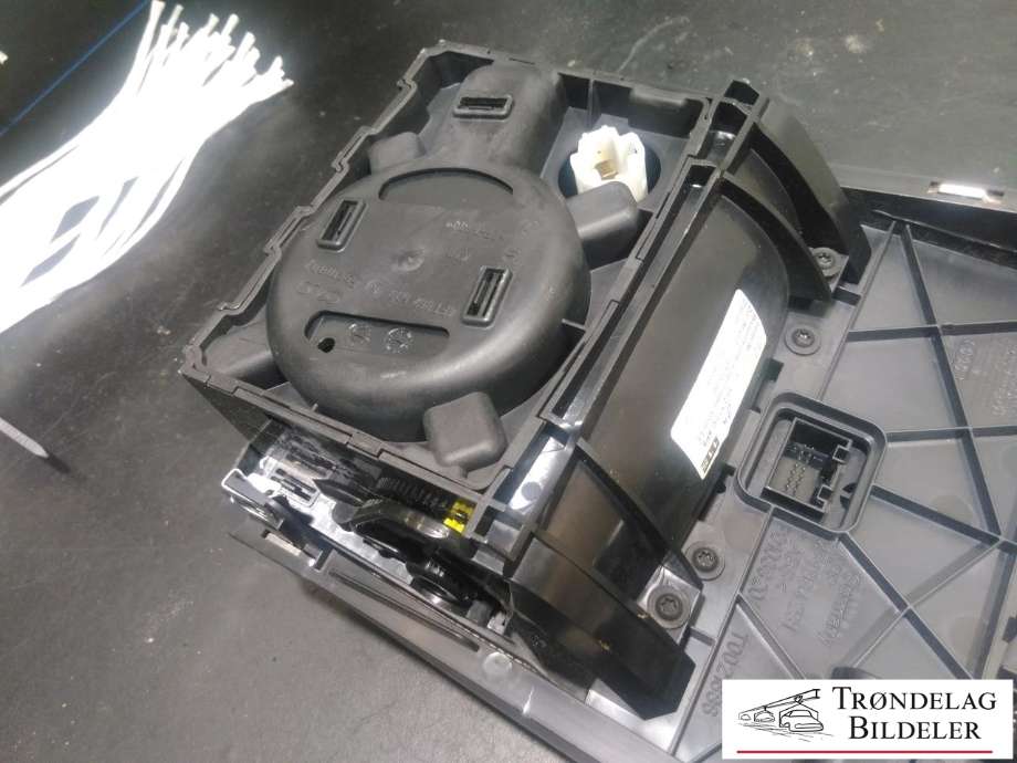 Innredning, Konsoll til Audi A6 2008-2011 (Type III, Fase 2) (C6) (C6) (4F1 862 533 C|4F1 864 261 F|4F1 857 951 C)