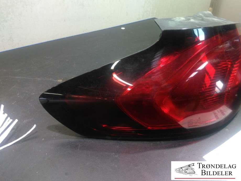 Baklykt venstre ytre til Opel Zafira Tourer 2012-2018  (GM|13292361 AAH|428448700|)