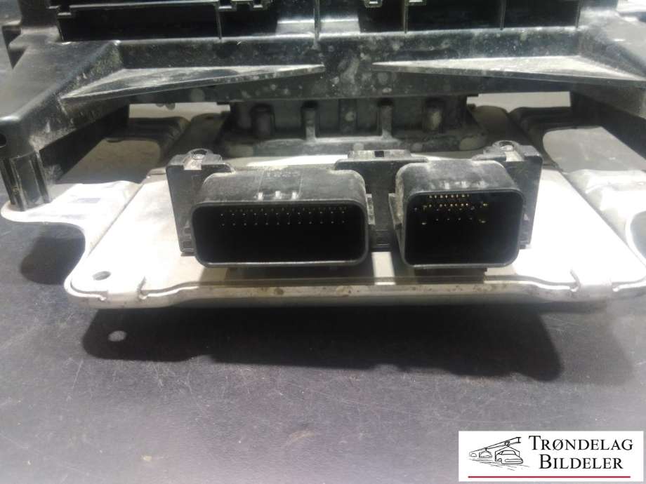 Sikringsboks til Dodge Durango 2004-2009  (P56040 661AJ|T74QH1405RM832|)