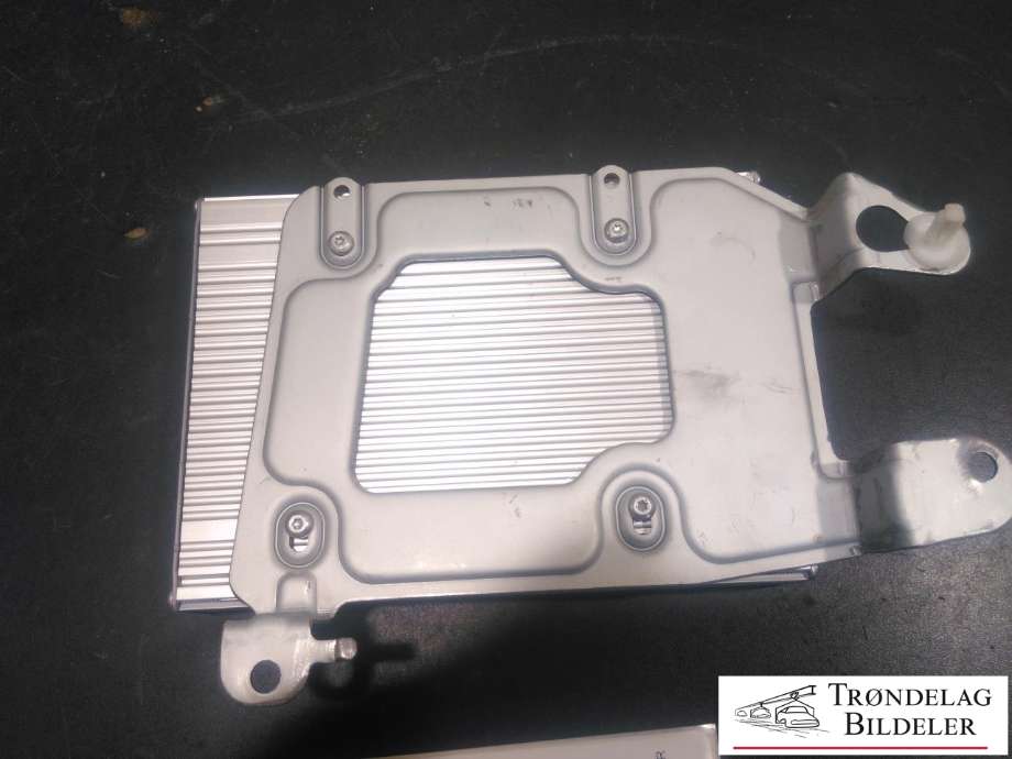 Bilstereo forsterker til Dodge Durango 2004-2009  (56043163AG|36670C|)