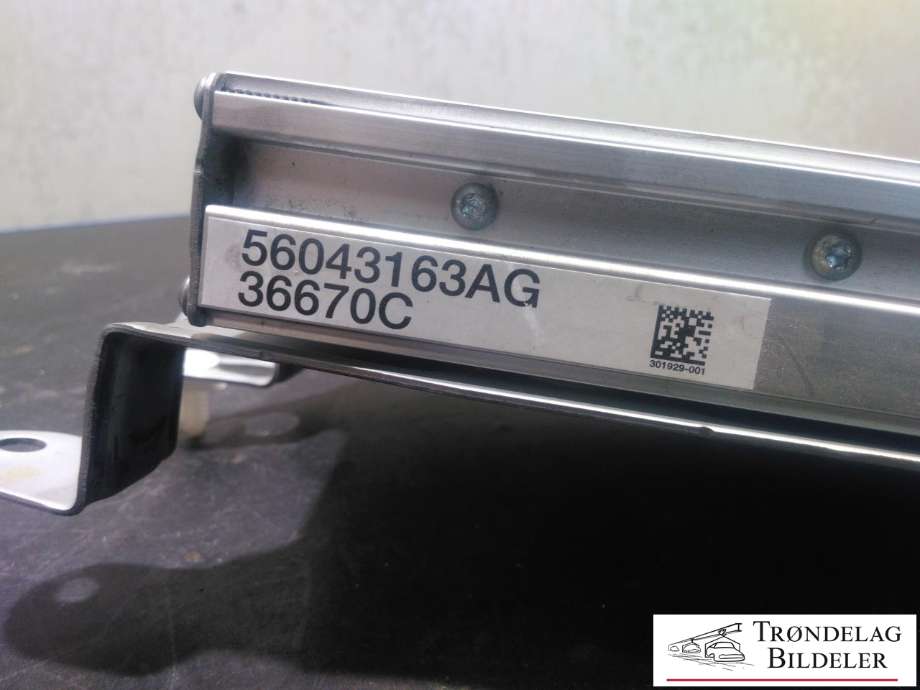 Bilstereo forsterker til Dodge Durango 2004-2009  (56043163AG|36670C|)