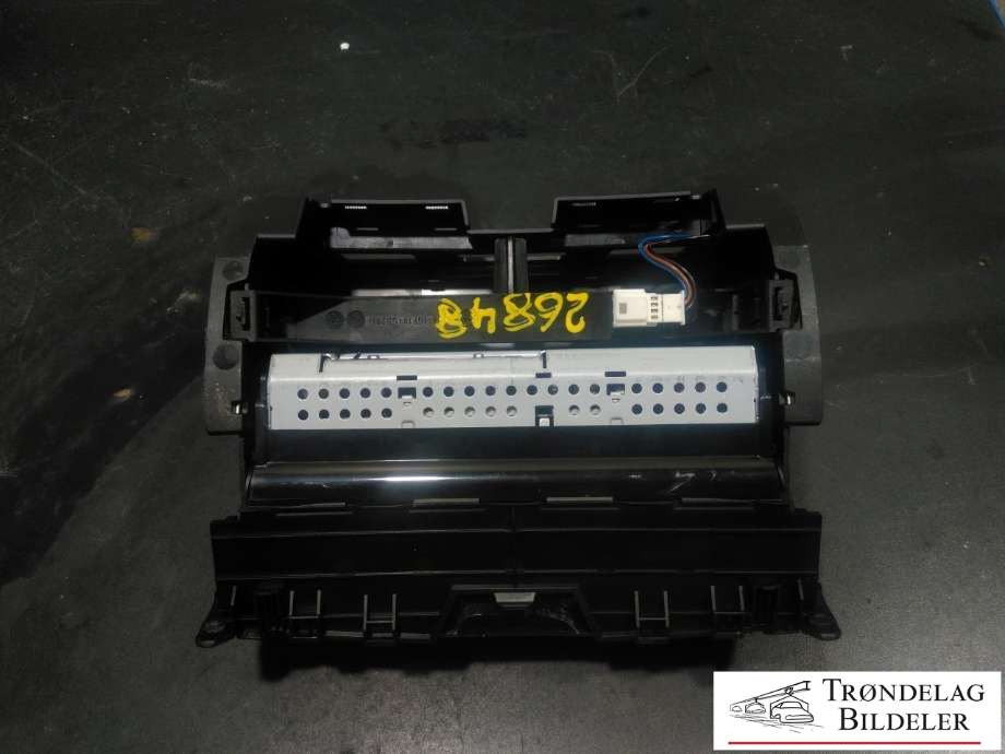 Multimedia display (MCU - Media Controller Unit) til Mercedes C-Klasse 2007-2011 (Fase 1) (W204) (W204) (A 204 680 09 31|07 12 06 17 30 51|)