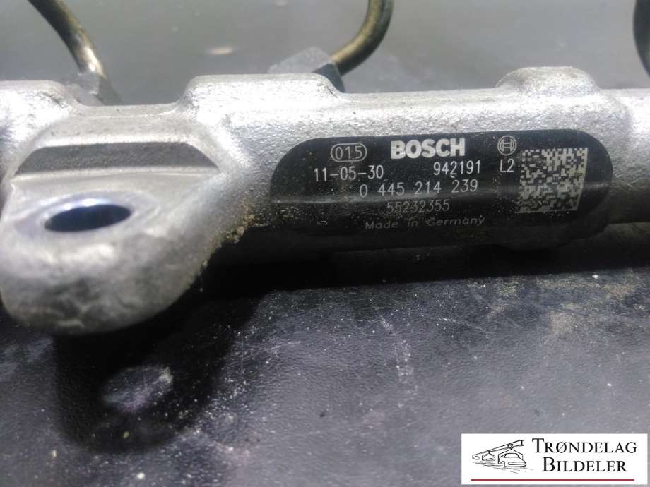 Dyseskinne (fuelrail) til Fiat Doblo 2010-->> (Type II)  (BOSCH|0 445 214 239|55232355|)