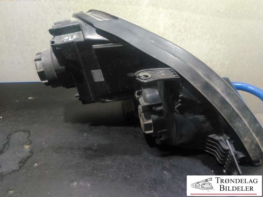 Frontlykt venstre halogen til SsangYong Rexton 2004-2006 (Fase 2) (Y200) (Y200) (8310108B10|8310108B13|)