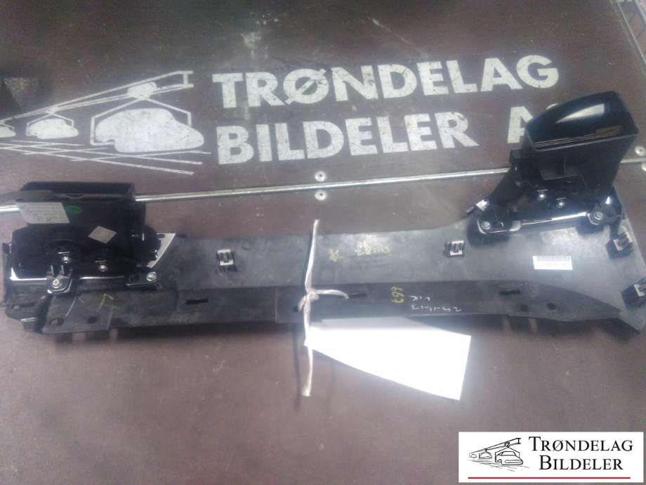 Dashbord friskluftdyse venstre til Tesla Model S 2013-2016 (Fase 1)  (1007821-00-D|)