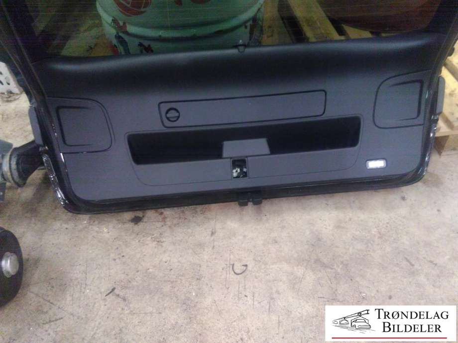 Bakluke stasjonsvogn til Audi A6 2014-2018 (Type IV, Fase 2) (C7) (C7) (4G9 827 025 B|)