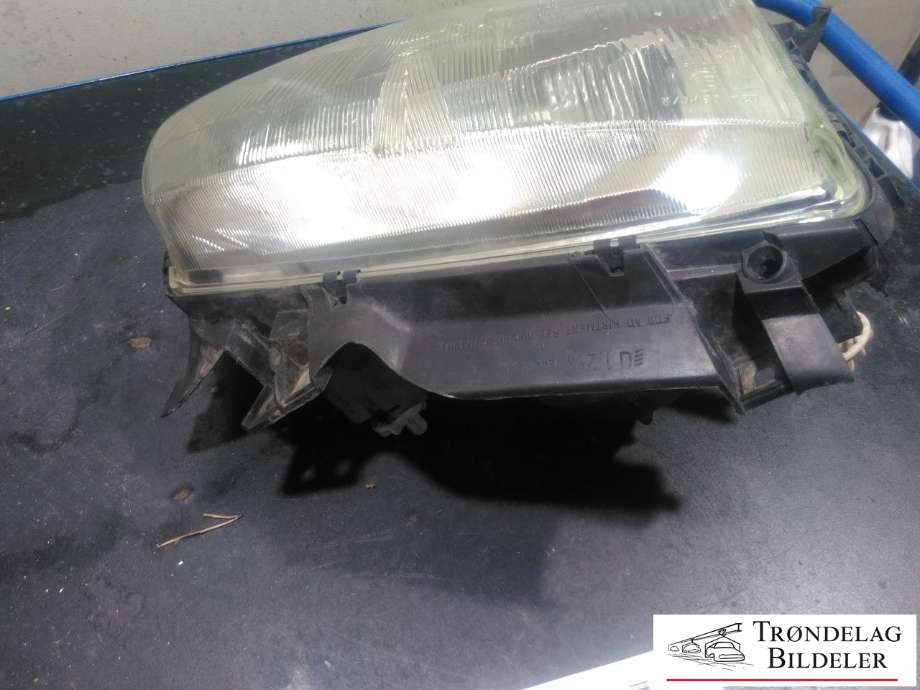 Frontlykt høyre halogen til VW Transporter / Caravelle 1990-2003 (T4) (T4) (7D1 941 010 H|)