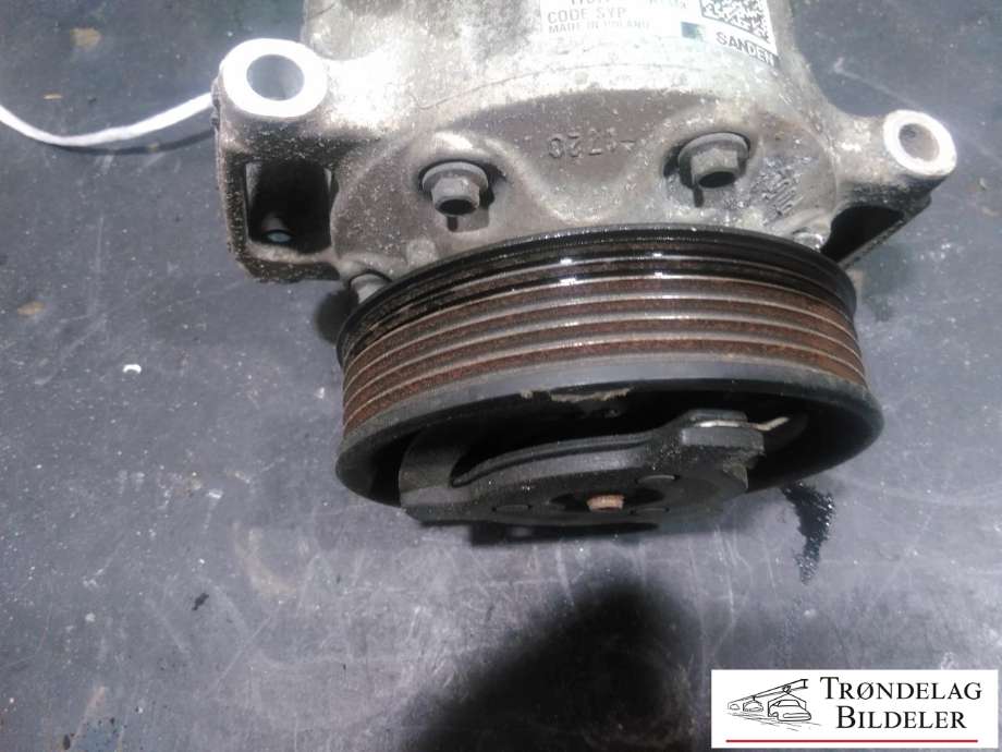 Aircondition kompressor til Škoda Octavia 2013-2016 (Type III, Fase 1)  (VW AG|5Q0820803F|5Q0820803K|890632|5Q0820803D|5Q0820803J|5Q0820803G|1K0820803A|1K0820803B|1K0820803H|1K0820803K|1K0820803L|1K0820803M|5Q0820803M|1K0820803G|1K0820803J|1K0820803N|1K0820803P|1K0820803Q|1K0820803S|5K0820803|5K0820803A|5K0820803B|5K0820803C|5K0820803D|5K0820803E|5K0820803F|5K0820803G|5K0820803H|5K0820803J|5K0820803K|5N0820803|5N0820803A/B|5N0820803C|5N0820803D|5N0820803H)
