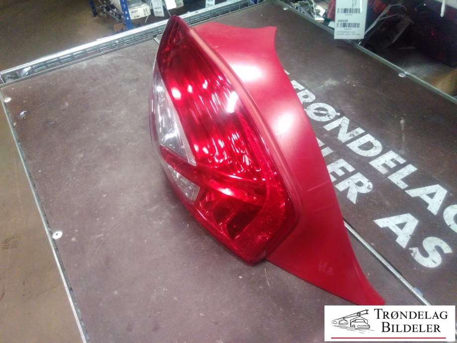Baklykt venstre ytre til Peugeot 208 2012-2019 (Type I)  (96 726 282 80|)