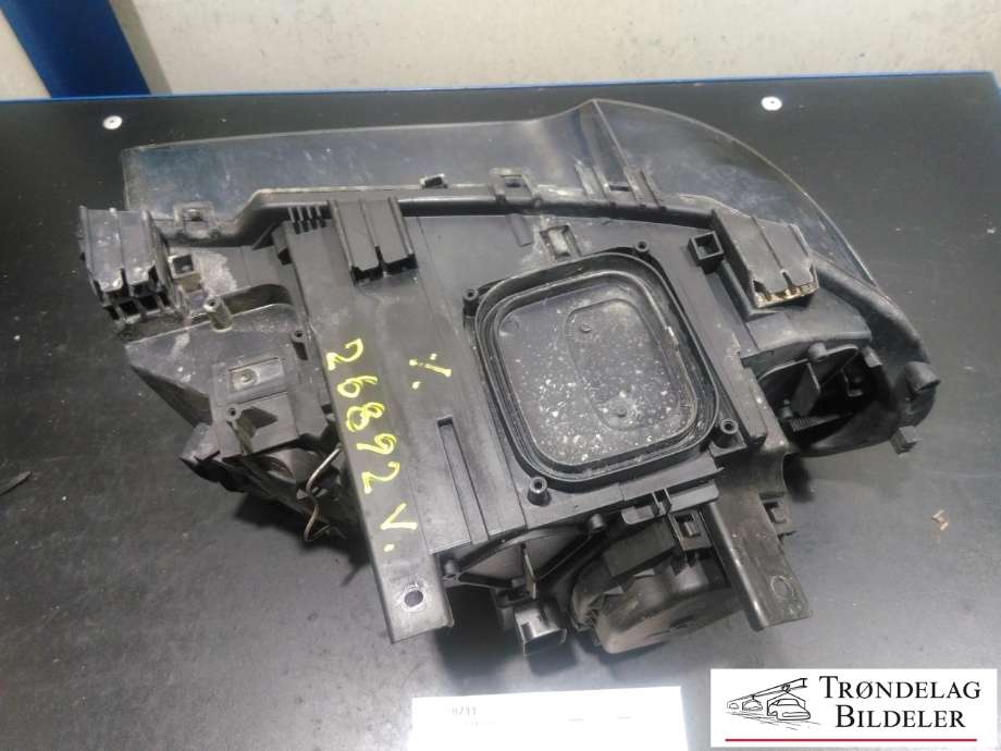 Frontlykt venstre halogen til BMW X3 2007-2010 (Fase 2) (E83) (E83) (63 12 7 162 189|7162189-06|)