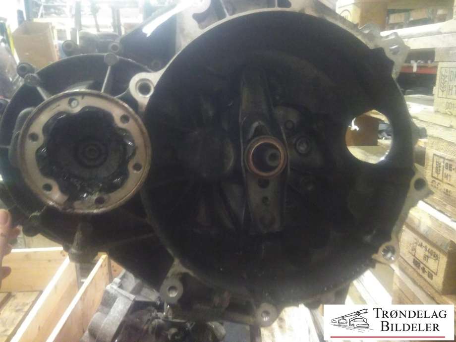 Girkasse manuell 6-trinn til Audi A3 2009-2012 (Type II, Fase 2)  (0AJ 300 041 J|0AJ 300 042 D|0AJ 300 041 JX|NBX|LNY)