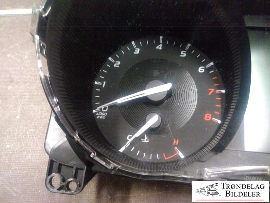 Instrumentpanel til Toyota Avensis 2015-2019 (Type III, Fase 2)  (83800-05V70|)