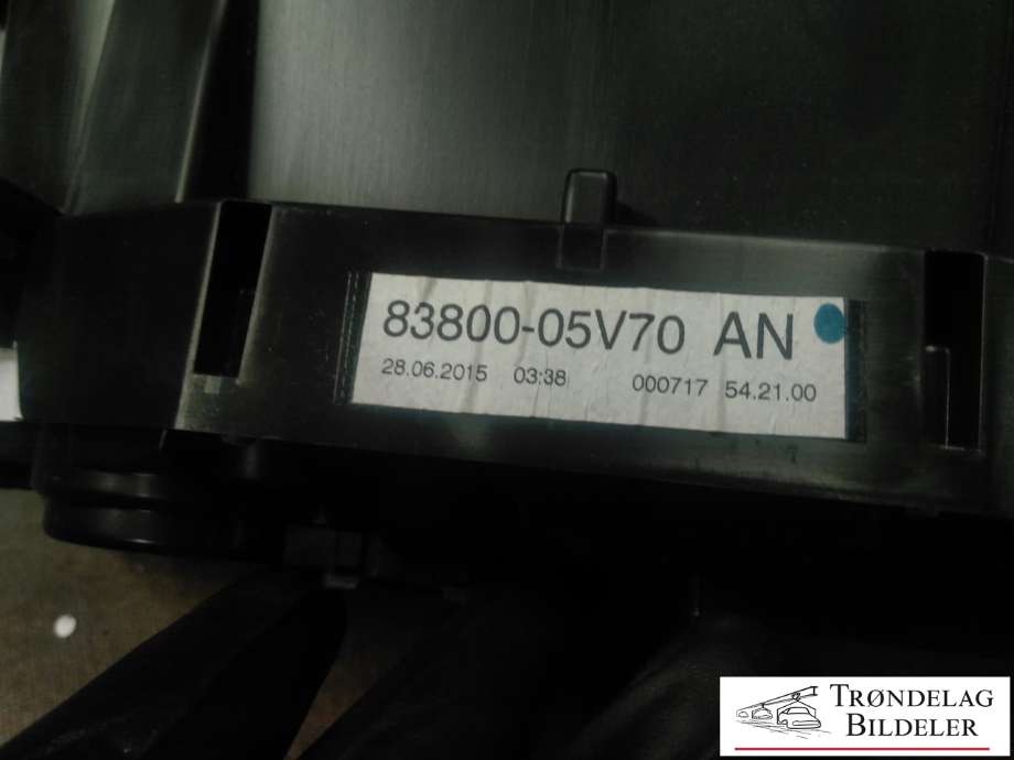 Instrumentpanel til Toyota Avensis 2015-2019 (Type III, Fase 2)  (83800-05V70|)