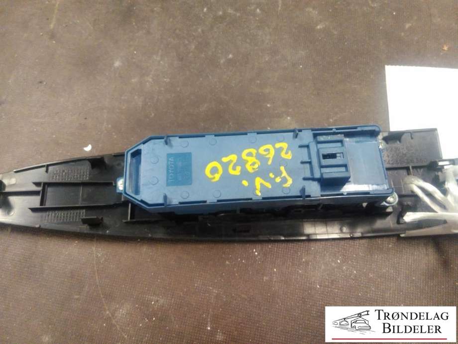 Bryter ruteheis førerdørspanel til Toyota Avensis 2015-2019 (Type III, Fase 2)  (84040-05090|)
