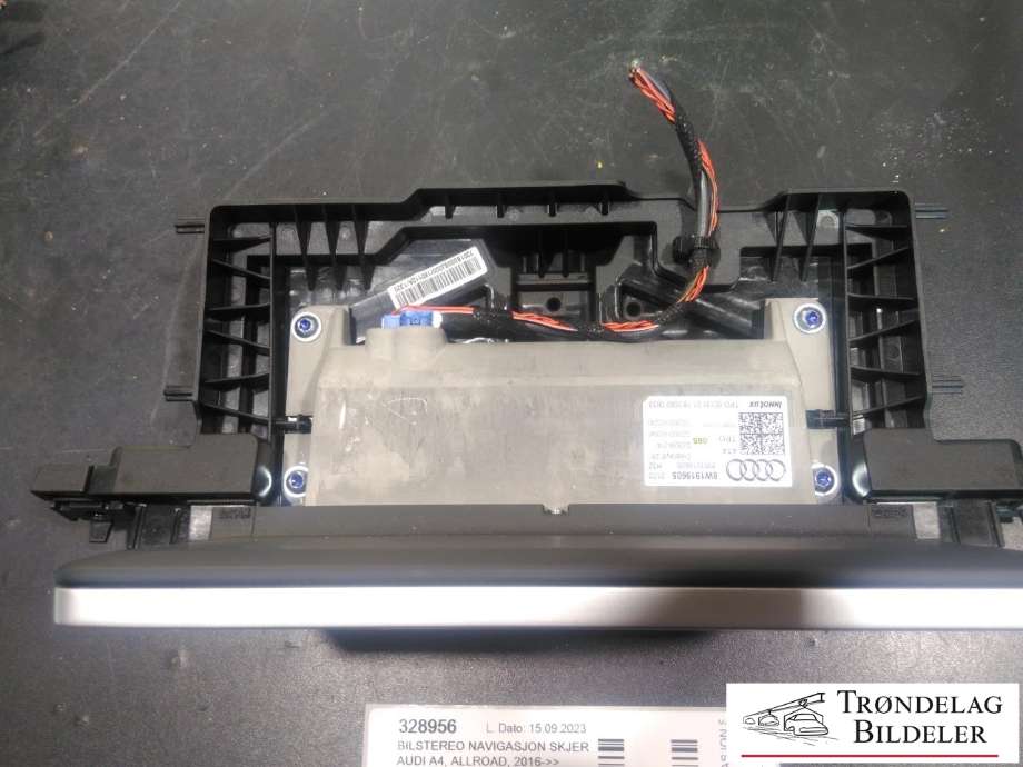 Bilstereo navigasjon skjerm til Audi A4, Allroad 2016-->> (Type II) (B9) (B9) (8W1919605|)