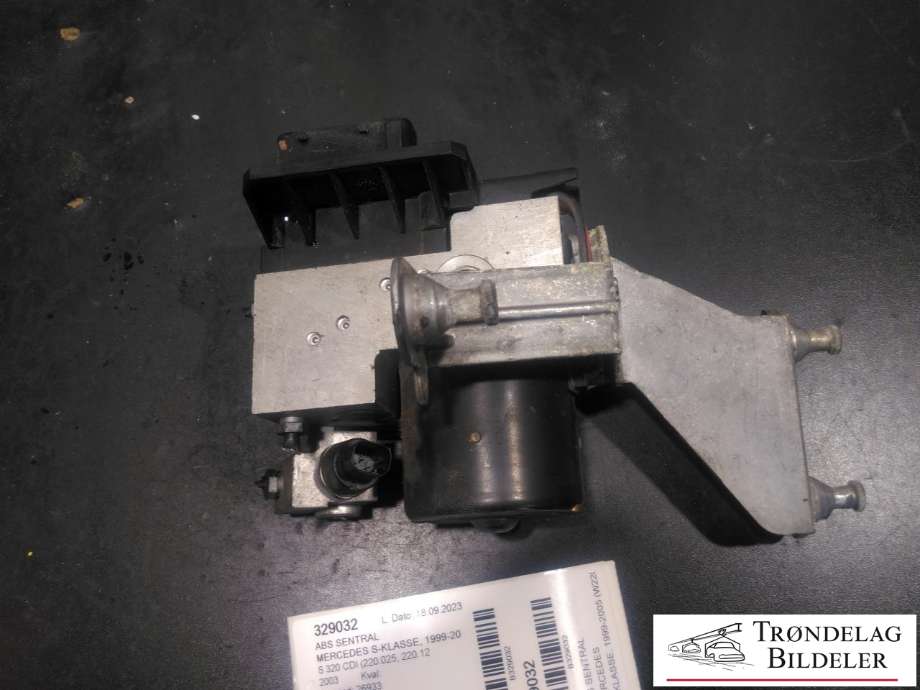 ABS sentral til Mercedes S-Klasse 1999-2005 (W220) (W220) (A 004 431 47 12|A 004 431 47 12 80|)