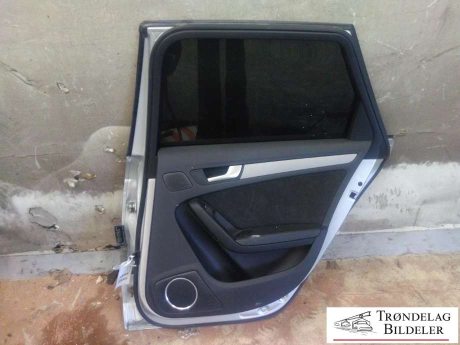 Dør høyre bak til Audi A4, Allroad 2009-2016 (Type I) (B8) (B8) (8K9 833 052 D|)