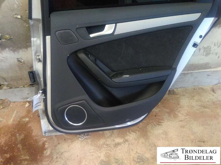 Dør høyre bak til Audi A4, Allroad 2009-2016 (Type I) (B8) (B8) (8K9 833 052 D|)